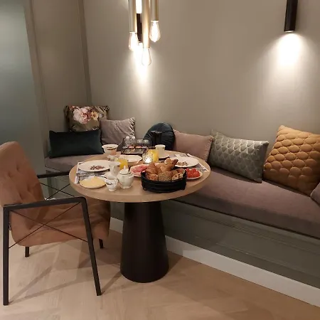 De Cleijne-nagtegael * 多德雷赫特